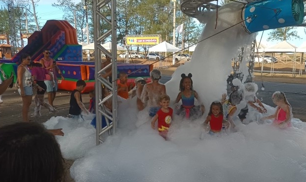 Banho de espuma e muito mais para a criançada no Carnaval de SJB